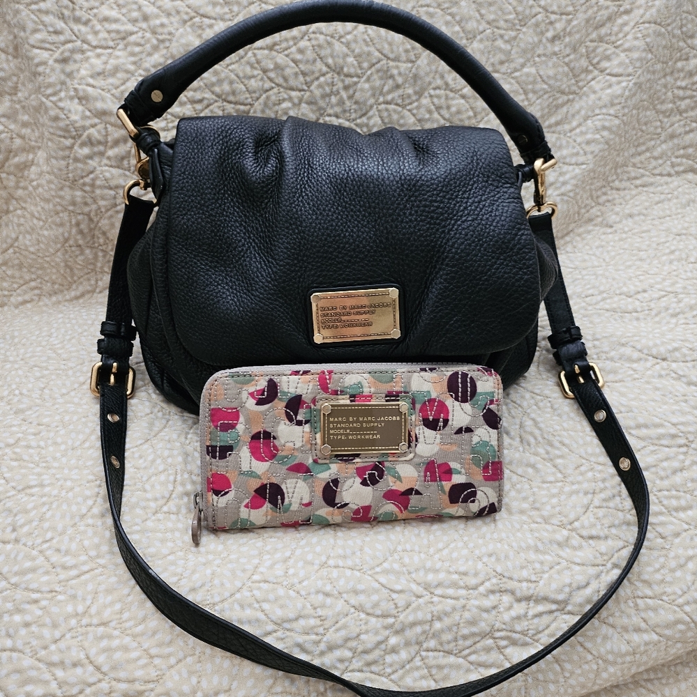 Marc by Marc Jacobs Lil Ukita Classic Q & Nylon Zippered Wallet Bundle